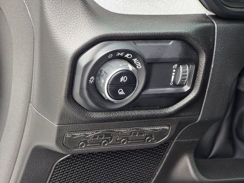 New 2025 Jeep Gladiator Sport image 32