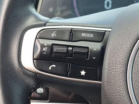 Used 2025 Kia Sportage EX FWD image 25