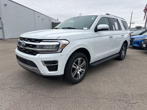 Used 2024 Ford Expedition Limited image 19