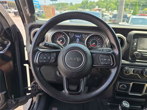 Used 2018 Jeep Wrangler Unlimited Sport AWD/4WD image 28