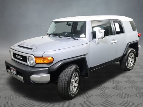 Used 2014 Toyota FJ Cruiser 4WD w/ Upgrade Package image 15