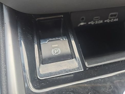 Used 2023 Subaru Outback Premium AWD/4WD image 56