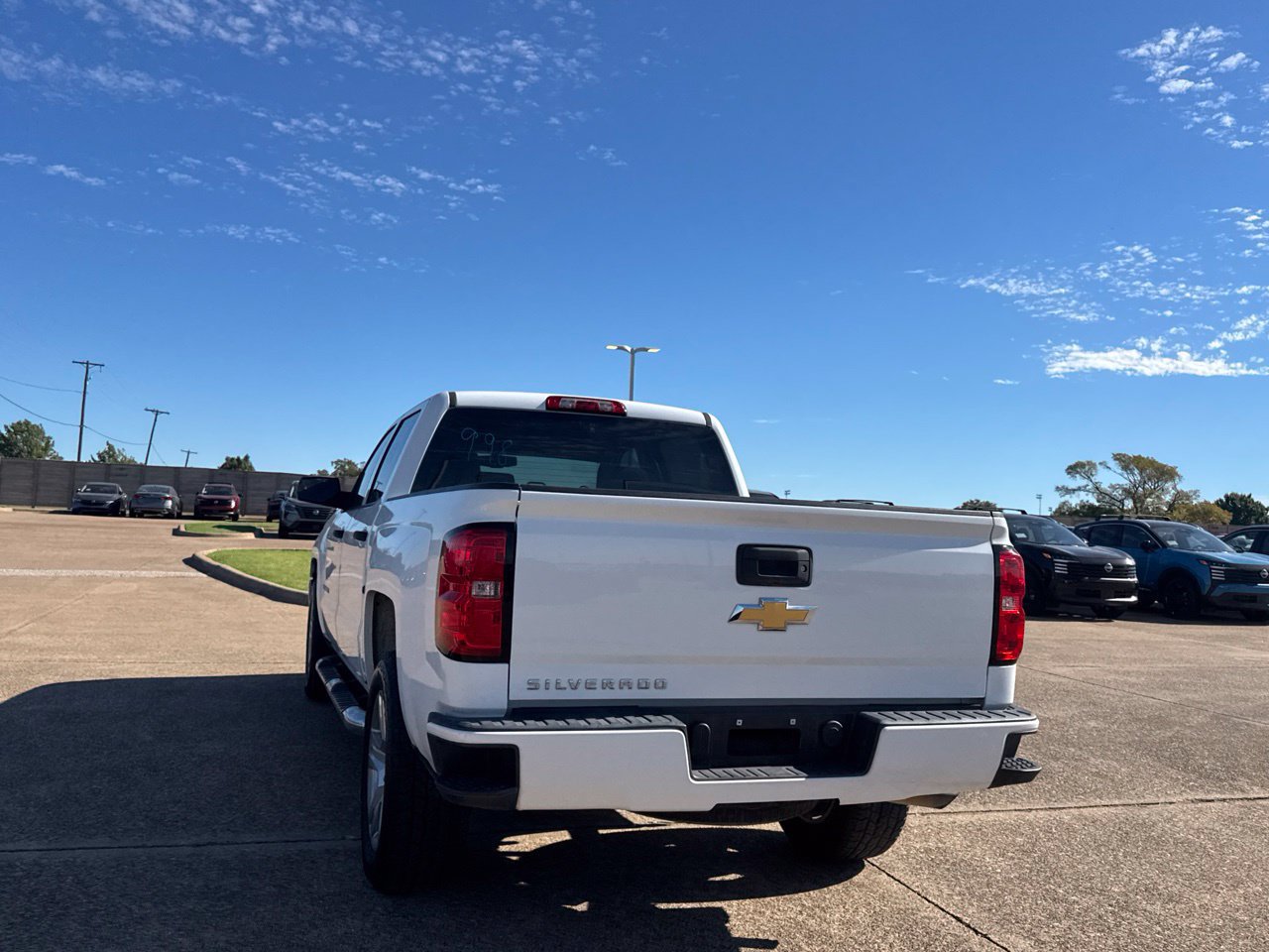 Used 2018 Chevrolet Silverado 1500 Custom w/ Custom Convenience Package RWD image 22