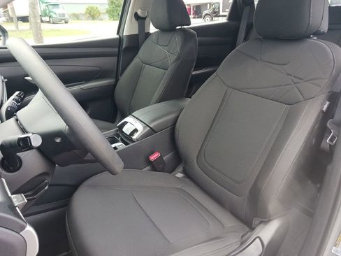Used 2025 Hyundai Tucson SE FWD image 11