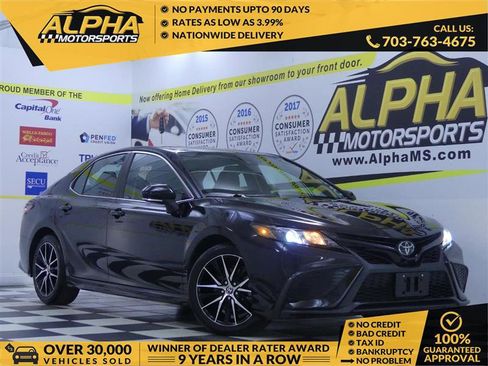 Used 2023 Toyota Camry SE image 1