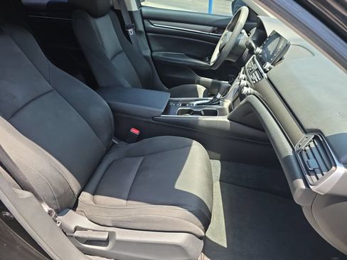 Used 2022 Honda Accord LX image 31