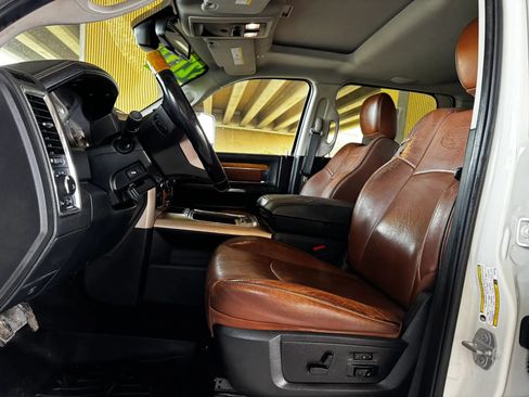 Used 2018 RAM 2500 Longhorn image 12