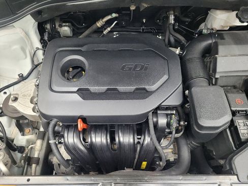 Used 2017 Hyundai Santa Fe Sport FWD image 30