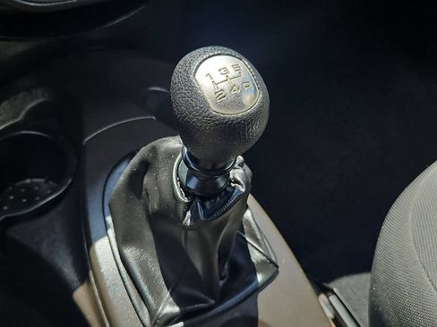Used 2007 Ford Focus S FWD image 24