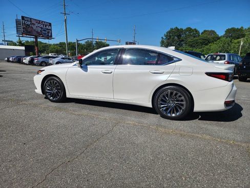Used 2024 Lexus ES 300h Ultra Luxury w/ Accessory Package (Z2) FWD image 5