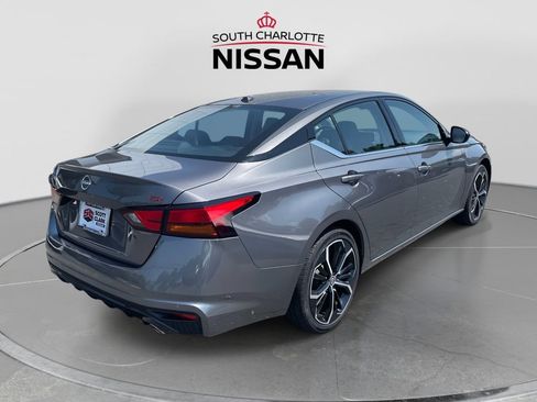 Used 2025 Nissan Altima 2.5 SR FWD image 6