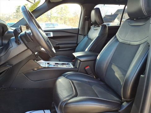 Used 2022 Ford Explorer ST w/ ST Street Pack image 13