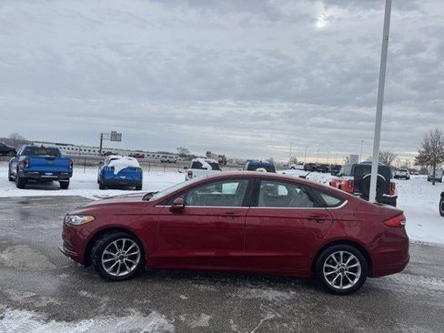 Used 2017 Ford Fusion SE image 5