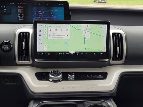 New 2026 Ford Expedition Active image 14