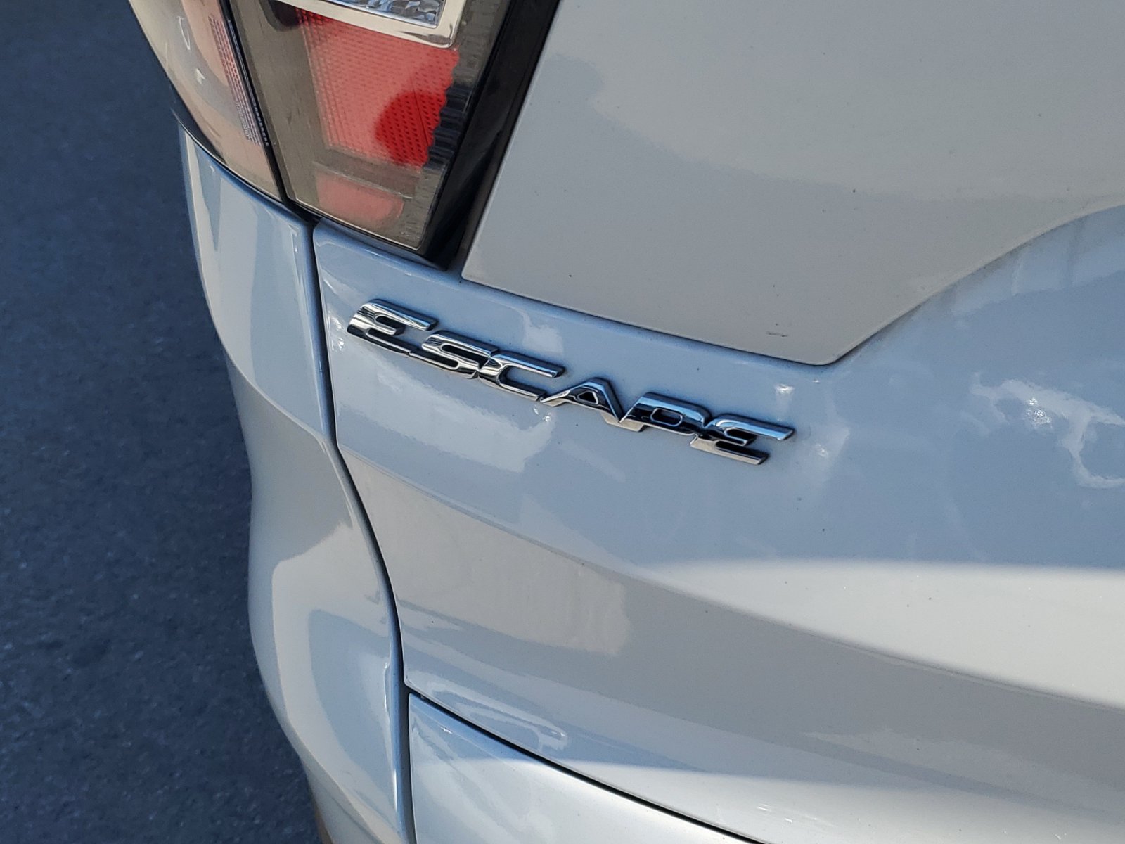 Used 2018 Ford Escape Titanium AWD/4WD image 7
