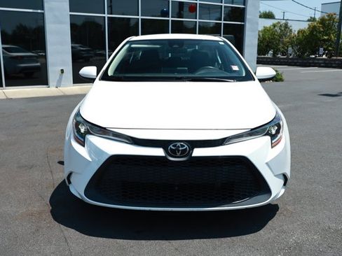 Used 2021 Toyota Corolla LE FWD image 2