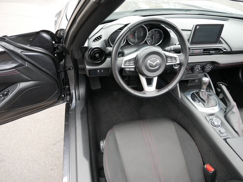 Used 2016 MAZDA MX-5 Miata Club image 9