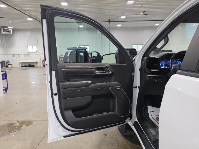 Used 2022 Chevrolet Silverado 1500 LT Trail Boss w/ Convenience Package II AWD/4WD image 22