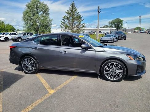 Used 2023 Nissan Altima 2.5 SL AWD/4WD image 5