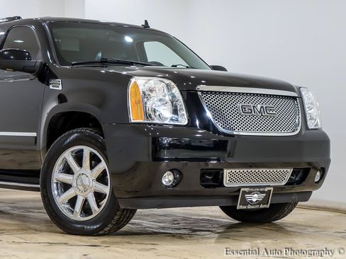 Used 2009 GMC Yukon Denali AWD/4WD image 2