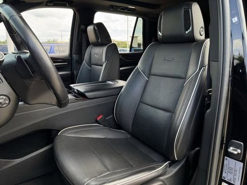Used 2023 Cadillac Escalade Premium Luxury RWD image 30