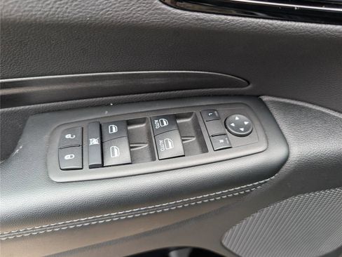 Used 2025 Dodge Durango AWD w/ Technology Group image 17