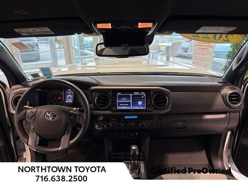Used 2022 Toyota Tacoma TRD Sport image 6