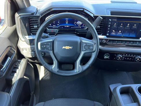 Used 2023 Chevrolet Silverado 1500 LT AWD/4WD image 12