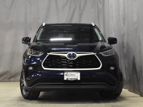Used 2024 Toyota Highlander XLE image 5
