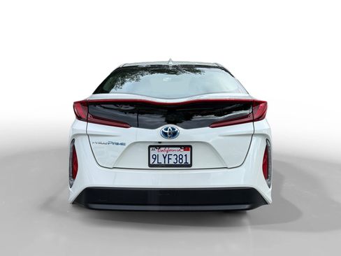 Used 2018 Toyota Prius Prime Plus FWD image 4