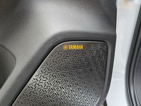 New 2025 Mitsubishi Outlander SE image 21