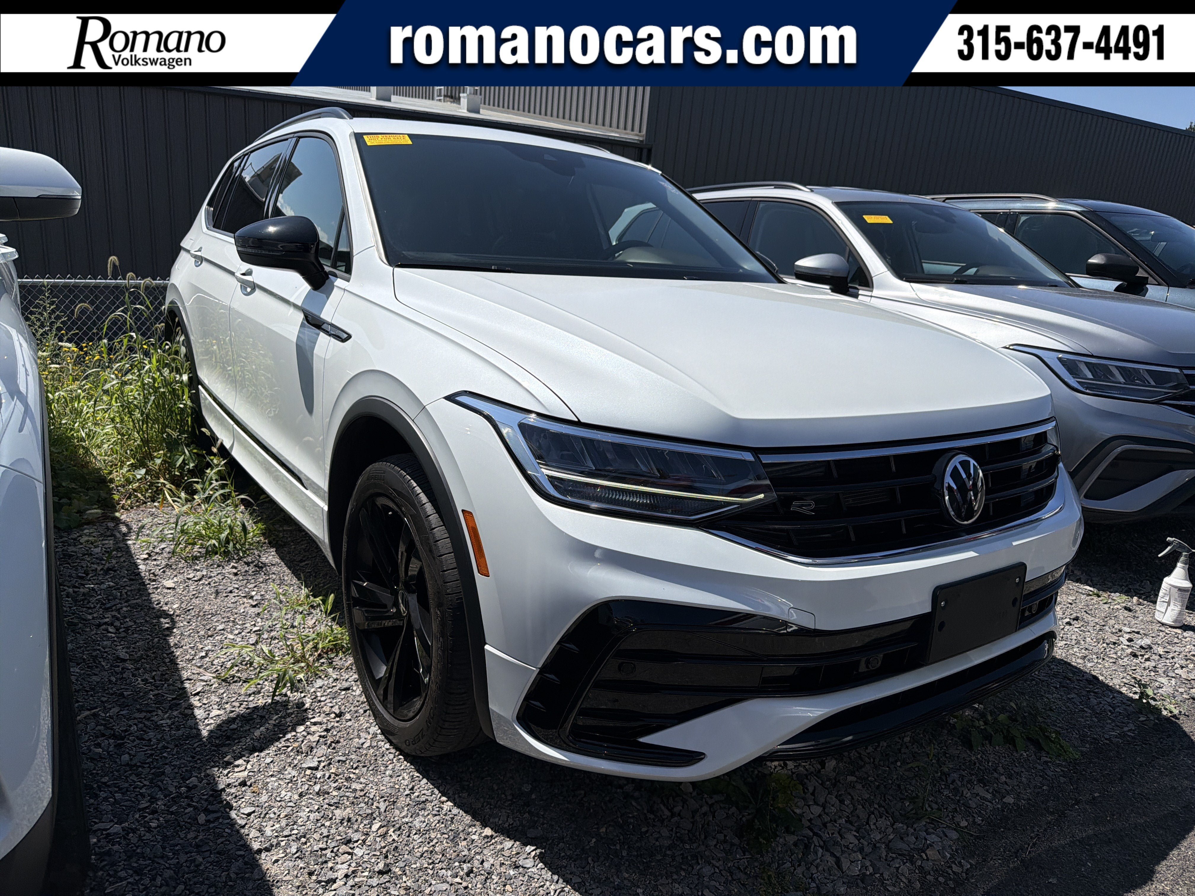 Used 2024 Volkswagen Tiguan SE R-Line AWD/4WD image 1