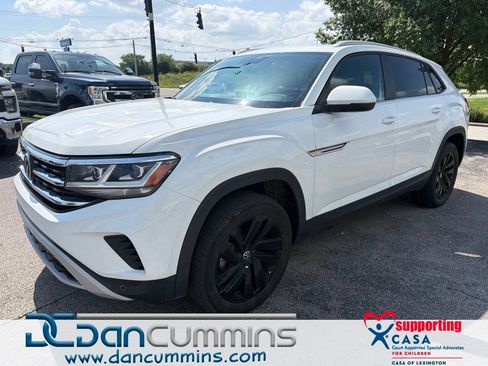 Used 2022 Volkswagen Atlas Cross Sport SE FWD image 1