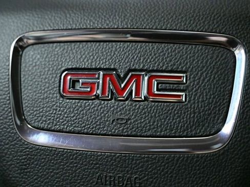 Used 2023 GMC Acadia SLT image 36