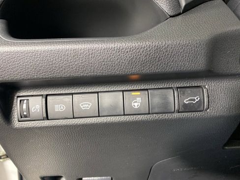 Used 2023 Toyota RAV4 SE image 26