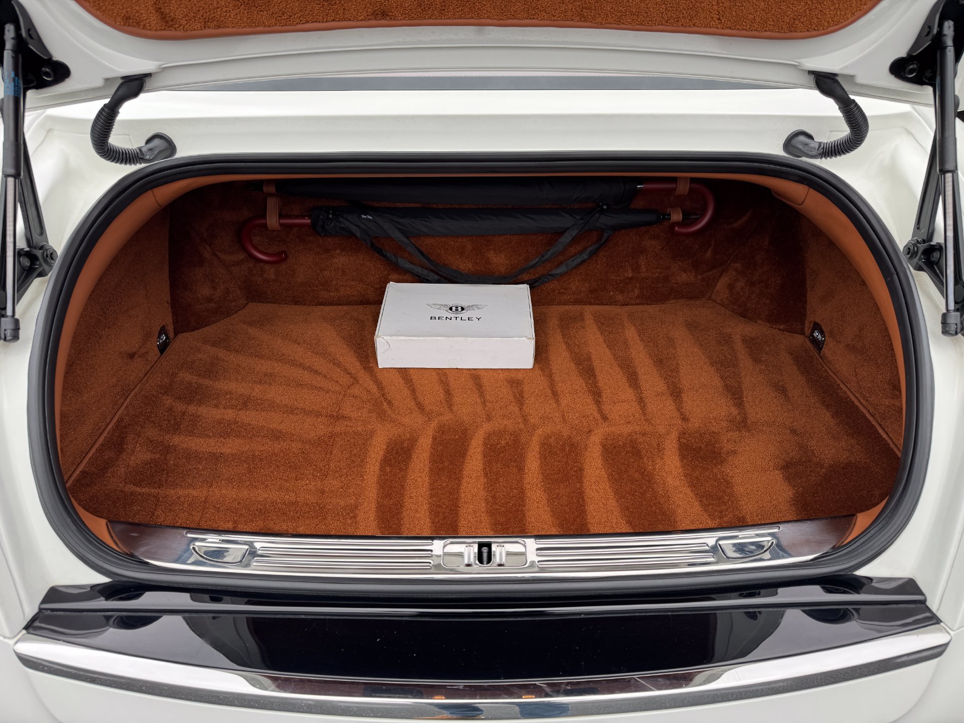 Used 2013 Bentley Mulsanne RWD image 72
