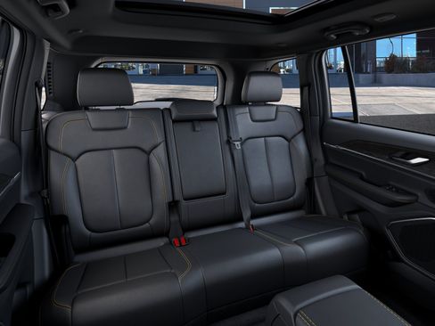 New 2026 Jeep Grand Cherokee Limited AWD/4WD image 15