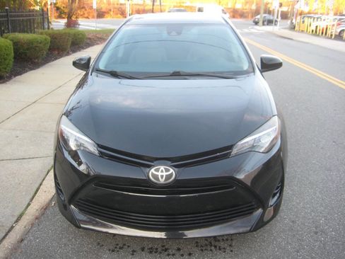 Used 2017 Toyota Corolla L image 2