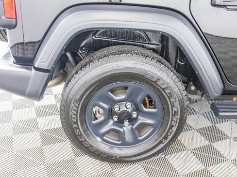 Used 2018 Jeep Wrangler Unlimited Sport image 43