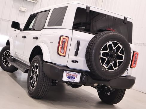 New 2026 Ford Bronco Outer Banks AWD/4WD image 33
