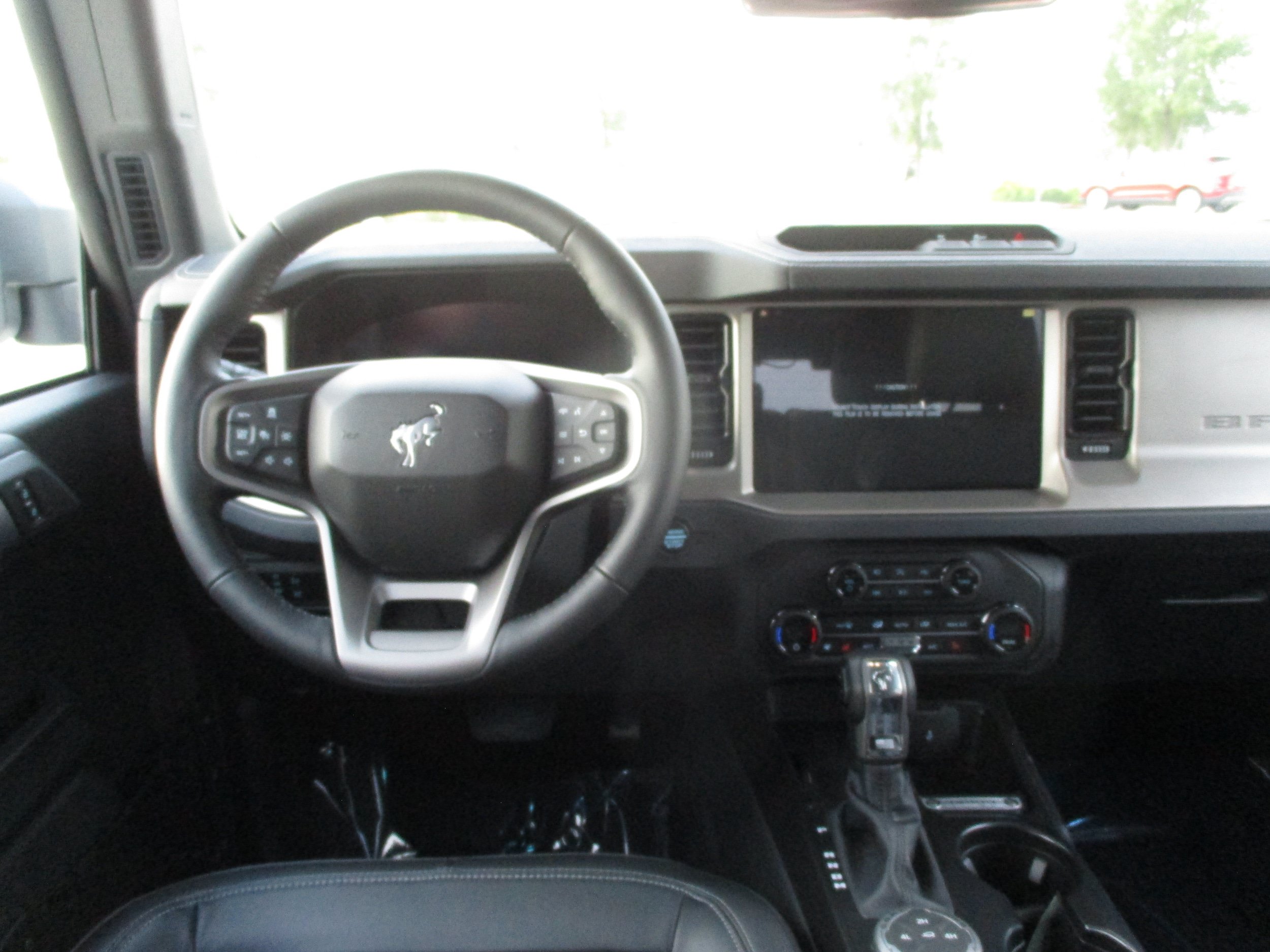 Used 2025 Ford Bronco Outer Banks AWD/4WD image 15
