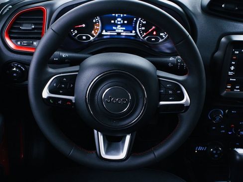 Used 2023 Jeep Renegade Trailhawk image 20