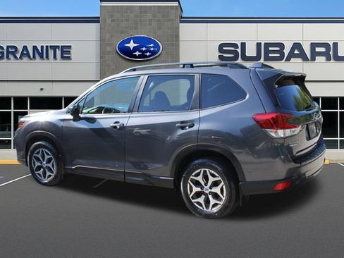 Used 2020 Subaru Forester Premium AWD/4WD image 7