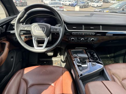 Used 2019 Audi Q7 3.0T Premium Plus w/ Premium Plus Package AWD/4WD image 4