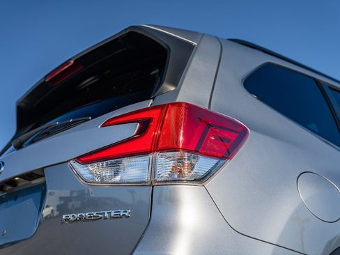 Used 2023 Subaru Forester Premium image 14