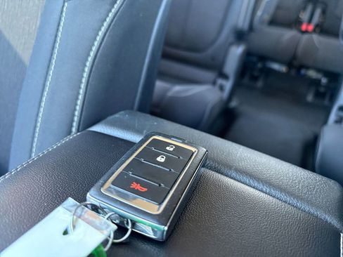 Used 2023 Jeep Grand Cherokee L Laredo image 29