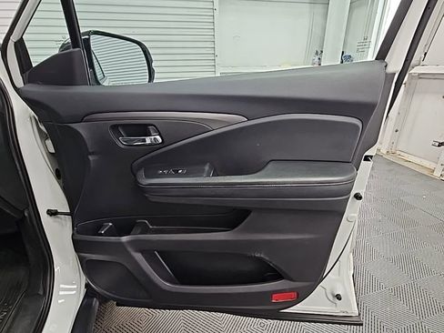 Used 2019 Honda Ridgeline Sport image 38