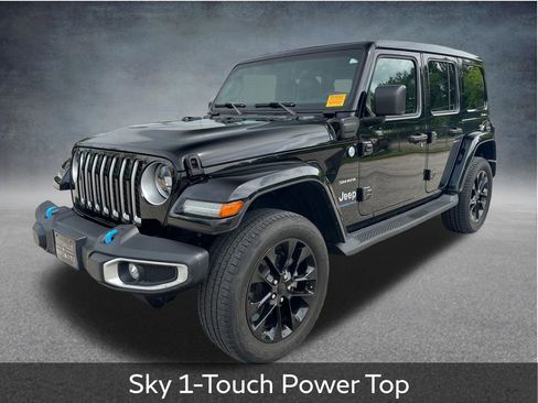 Used 2023 Jeep Wrangler Unlimited Sahara w/ Cold Weather Group AWD/4WD image 4
