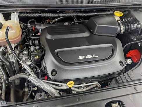 Used 2017 Chrysler Pacifica Touring-L Plus FWD image 29
