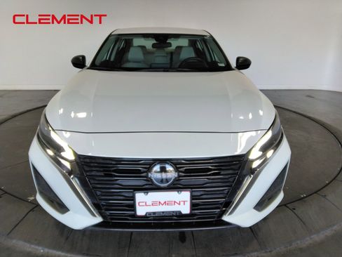 Used 2025 Nissan Altima 2.5 SV image 3